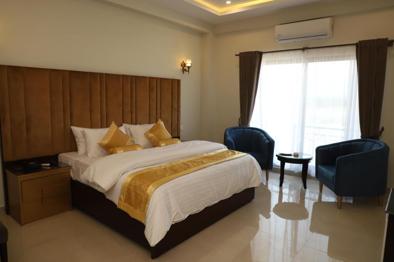 Swat Palace Hotel By Northin Mam Derai ภายนอก รูปภาพ