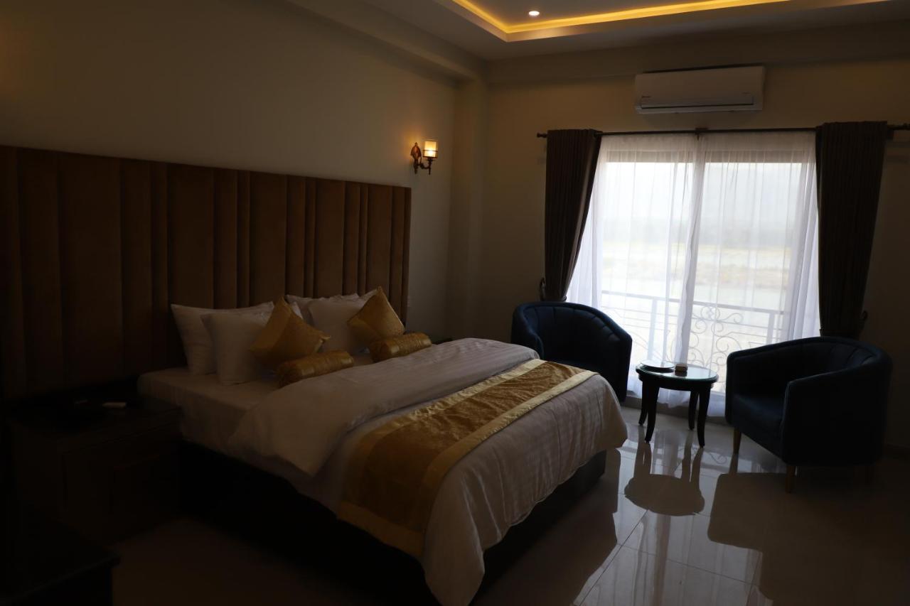 Swat Palace Hotel By Northin Mam Derai ภายนอก รูปภาพ