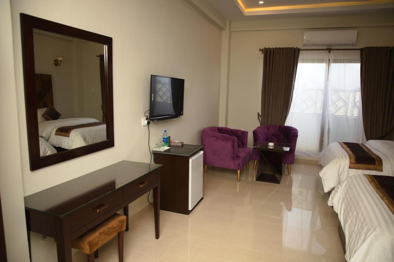 Swat Palace Hotel By Northin Mam Derai ภายนอก รูปภาพ