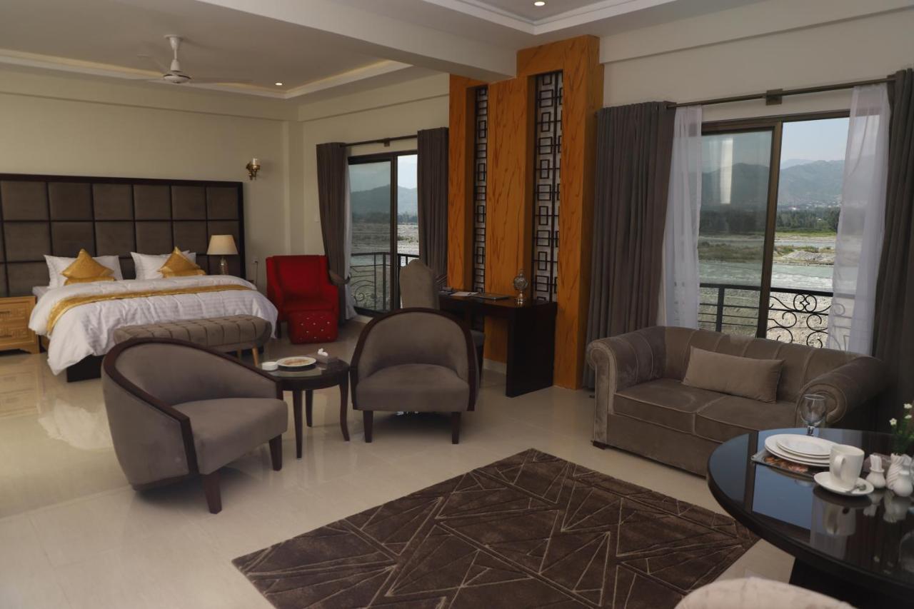 Swat Palace Hotel By Northin Mam Derai ภายนอก รูปภาพ
